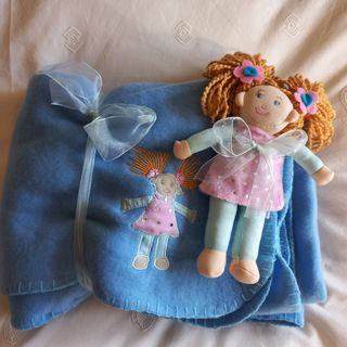 🎁👀👉  Mantita Bebe + muñeca a juego  (nueva) 