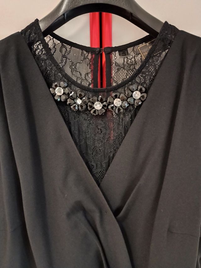 Tubino nero con pizzo