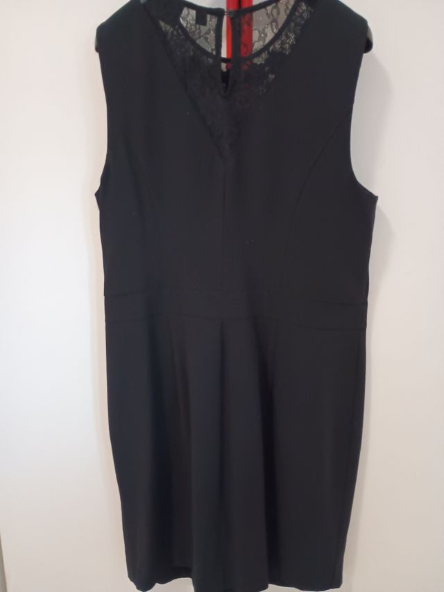 Tubino nero con pizzo