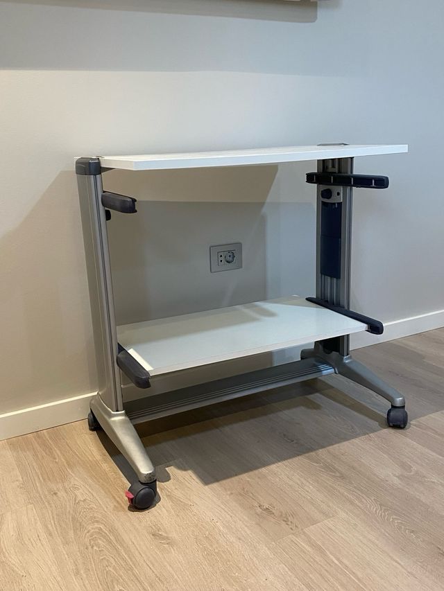 Escritorio regulable