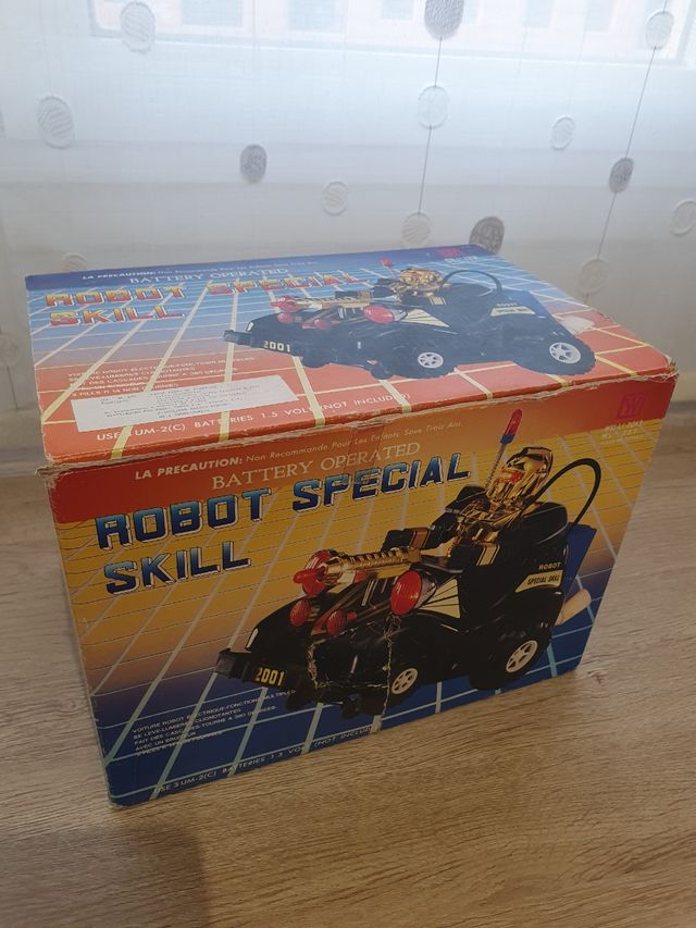 COCHE JUGUETE ROBOT SPECIAL SKILL