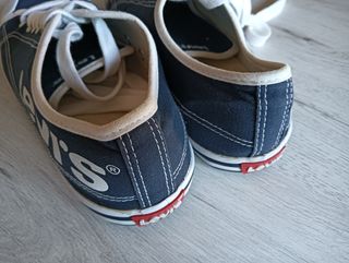 ZAPATILLA LEVIS TALLA 40