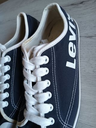 ZAPATILLA LEVIS TALLA 40