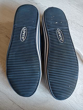 ZAPATILLA LEVIS TALLA 40