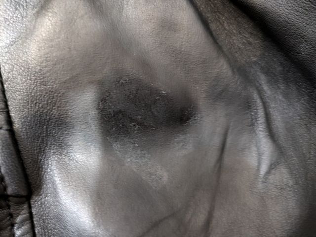 Cazadora de cuero con flecos