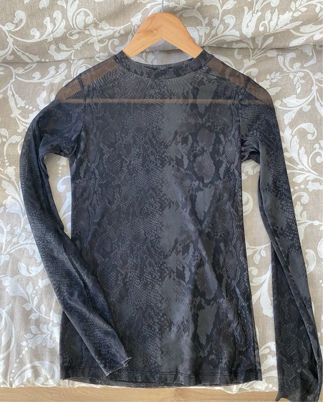 Camiseta transparente de Stradivarius