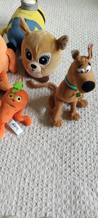 Conjunto de peluches lindos 