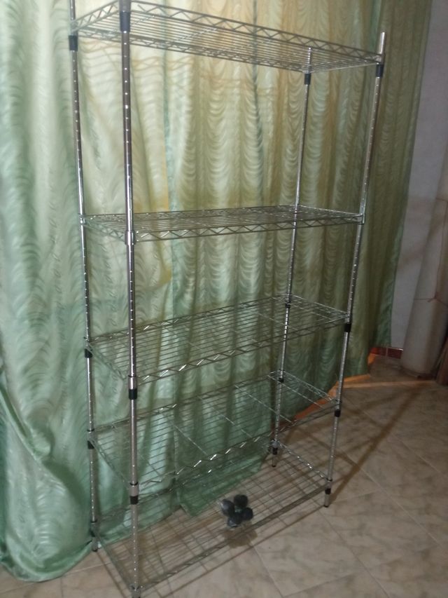 Estantería de acero