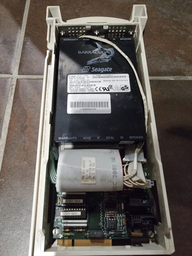 Disco duro SCSI Seagate Barracuda 2.1 gb