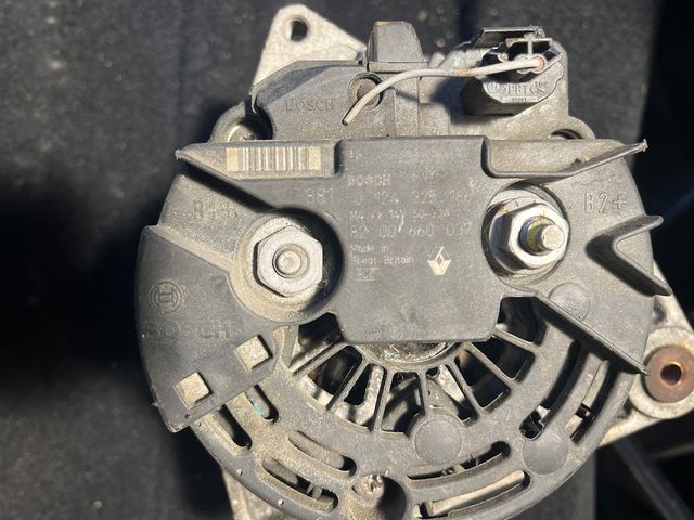 0 124 325186  ALTERNATORE RENAULT CLIO 1.2 BENZINA