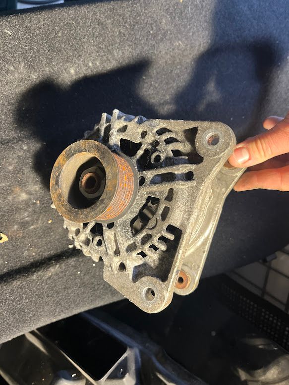 0 124 325186  ALTERNATORE RENAULT CLIO 1.2 BENZINA