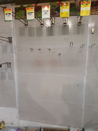 panel expositor perforado con ganchos 