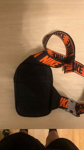 Riñonera Nike