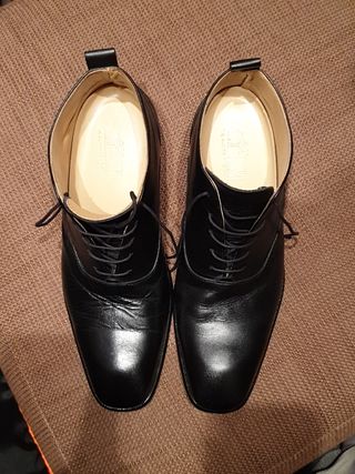 Zapatos con alzas (ocultas)