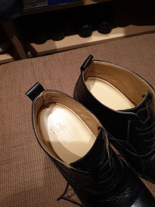 Zapatos con alzas (ocultas)