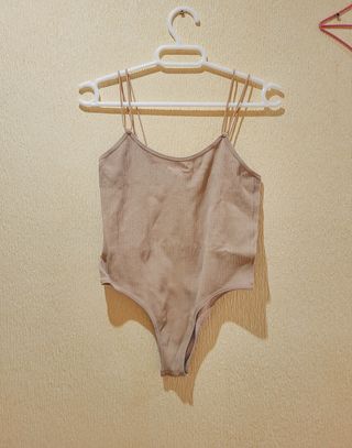 Body marrón tirantas
