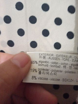 Abrigo de ZARA con motivos étnicos