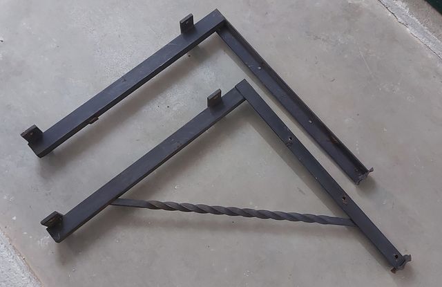 2 escuadras de hierro forjado 60 x 60 cm