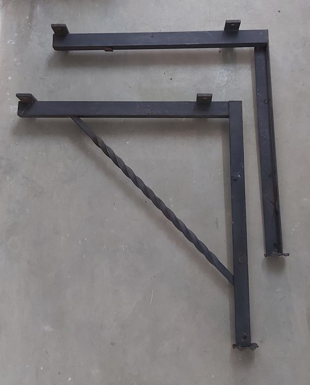 2 escuadras de hierro forjado 60 x 60 cm