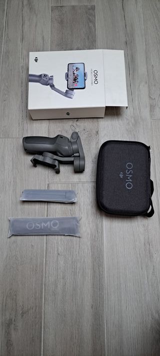 DJI Osmo Mobile 3 Combo