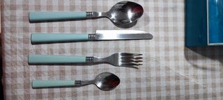 Porta Cubiertos y cubiertos