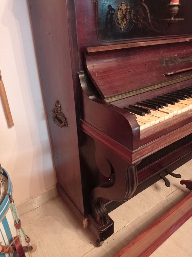 Piano de pared