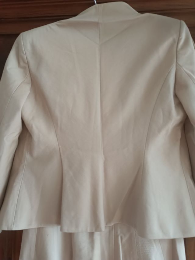 Traje ,imtempora,muy bonito,sin uso