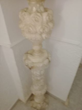 Jarrón de alabastro con columna