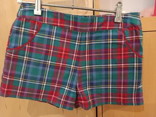 Pantalón corto de cuadros para niña