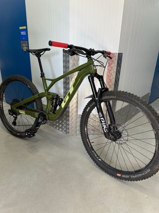 GT SENSOR CARBON EXPERT  29”