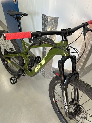 GT SENSOR CARBON EXPERT  29”