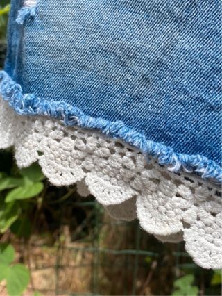 Jeans corti con pizzo