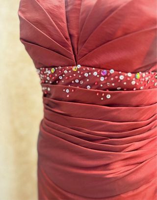 Vestido largo burdeos a estrenar