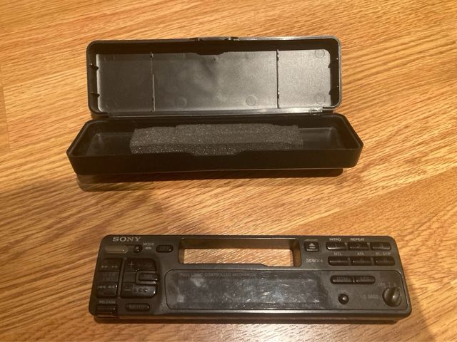 Carátula extraible Radio Cassette