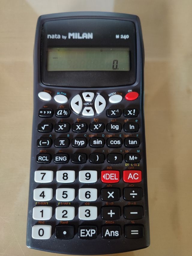 Calculadora nata by Milan m240