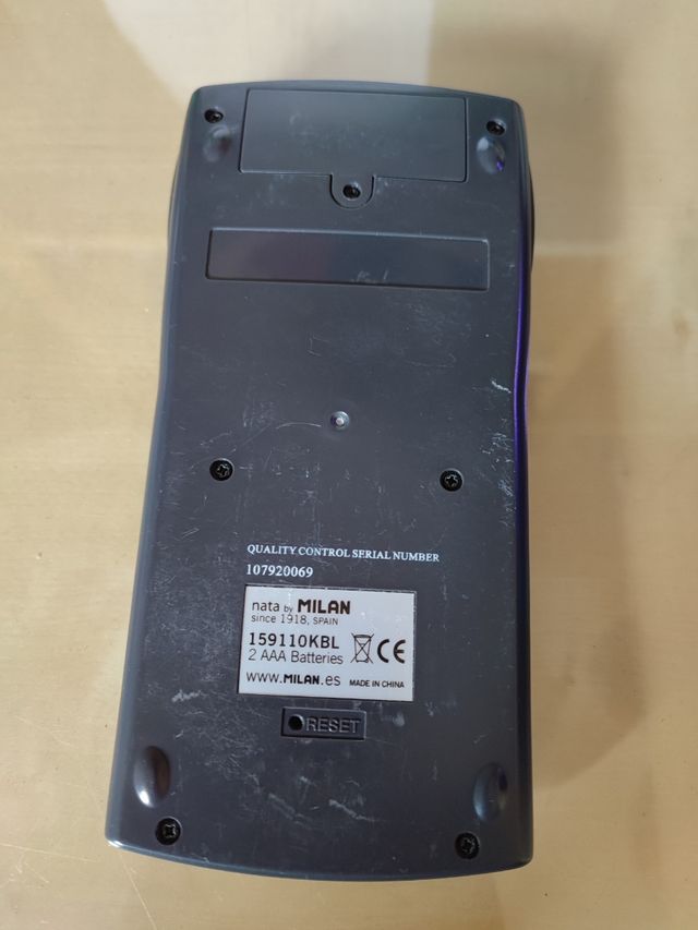 Calculadora nata by Milan m240