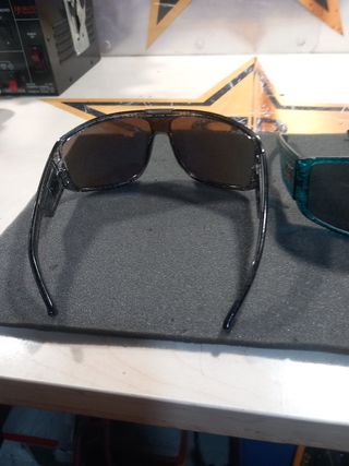 Dos gafas Quiksilver sin usar