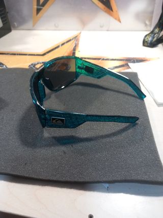 Dos gafas Quiksilver sin usar