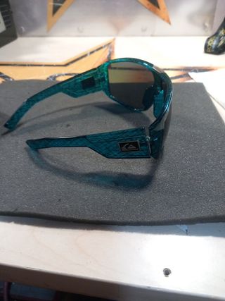 Dos gafas Quiksilver sin usar