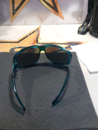 Dos gafas Quiksilver sin usar