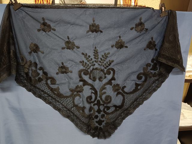 Picos sueltos para traje de fallera