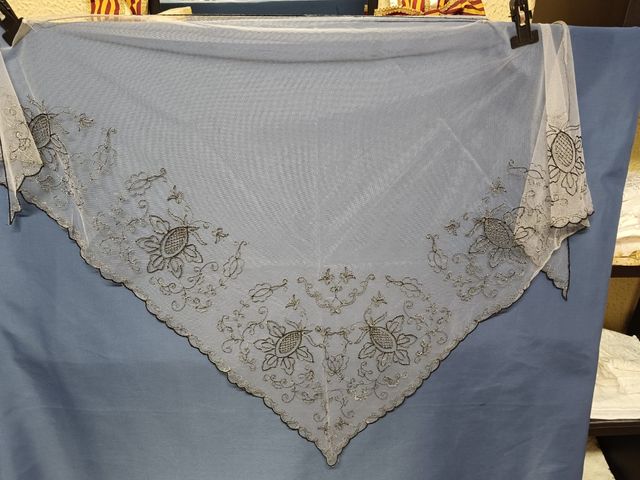 Picos sueltos para traje de fallera