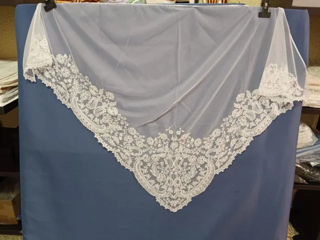 Picos sueltos para traje de fallera