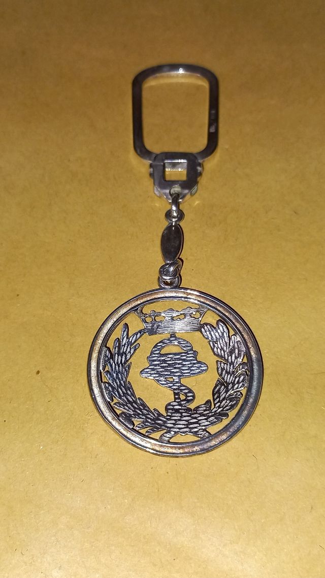 Llavero farmacia plata