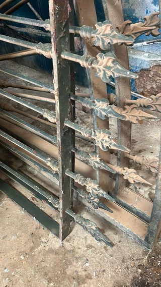 PUERTAS Y BARANDILLAS CONJUNTO DE REJERIA