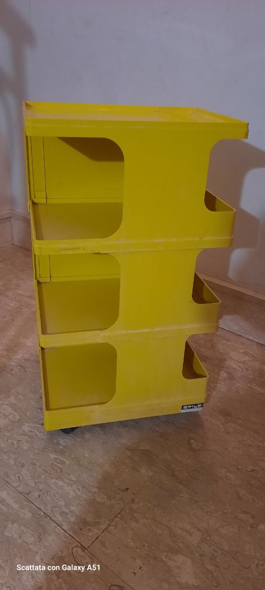 Mobile carrello vintage in plastica