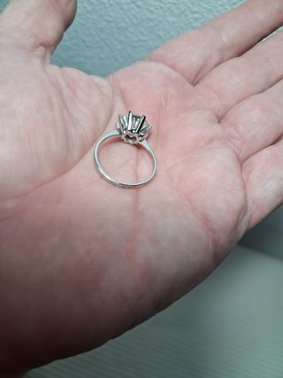 Anillo de plata con zirconio 