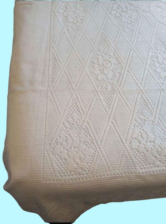 Copriletto Vintage ricamato intaglio