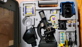 Nuovo set di microscopi