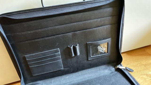 Maletin Ejecitiva Amargo